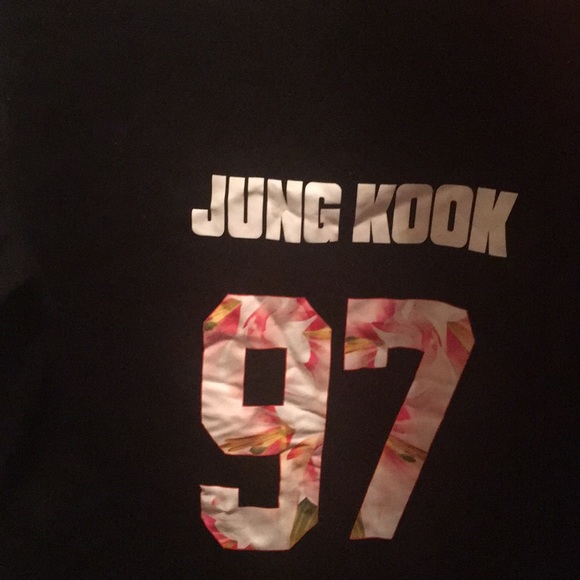 Bts sweater - Picture 2 of 2